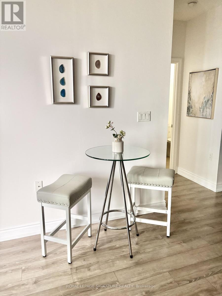 710 - 9600 Yonge Street, Richmond Hill, Ontario  L4C 0X3 - Photo 8 - N12922742