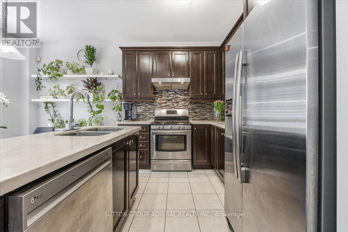 10 Usherwood Street, Aurora, Ontario  L4G 7W6 - Photo 12 - N12958388