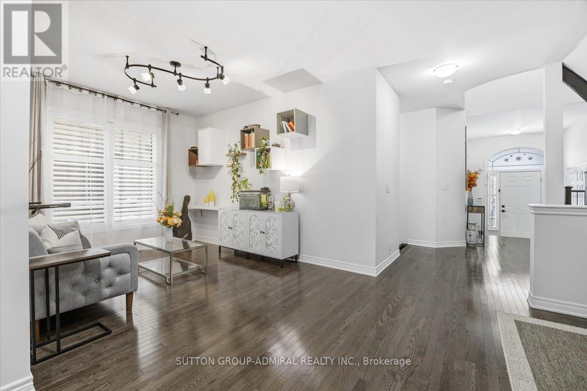 10 Usherwood Street, Aurora, Ontario  L4G 7W6 - Photo 15 - N12958388