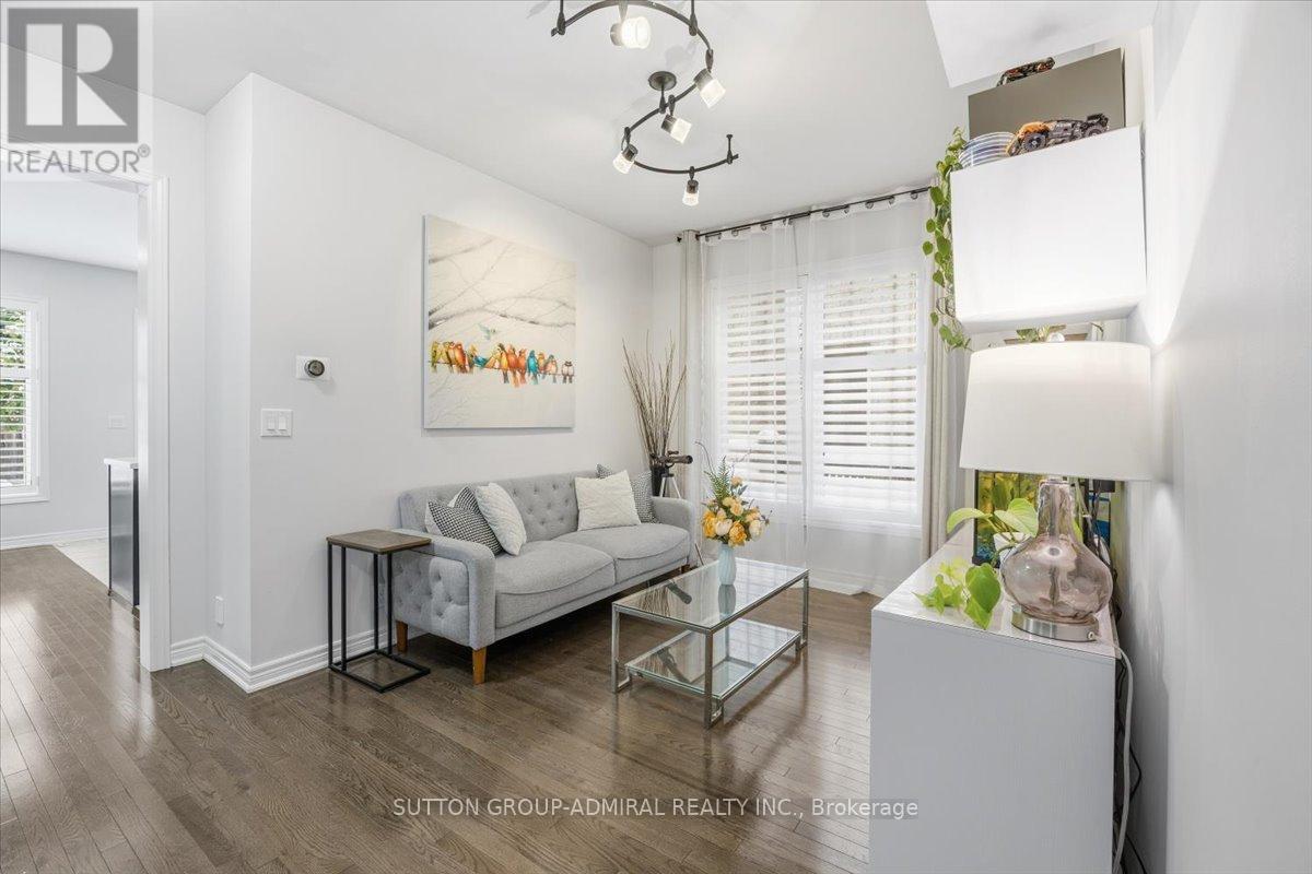 10 Usherwood Street, Aurora, Ontario  L4G 7W6 - Photo 16 - N12958388