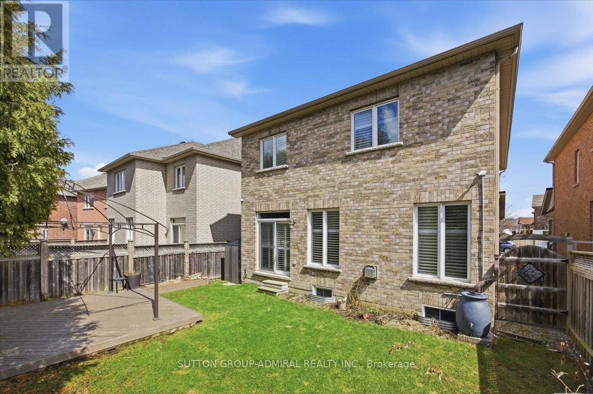 10 Usherwood Street, Aurora, Ontario  L4G 7W6 - Photo 43 - N12958388