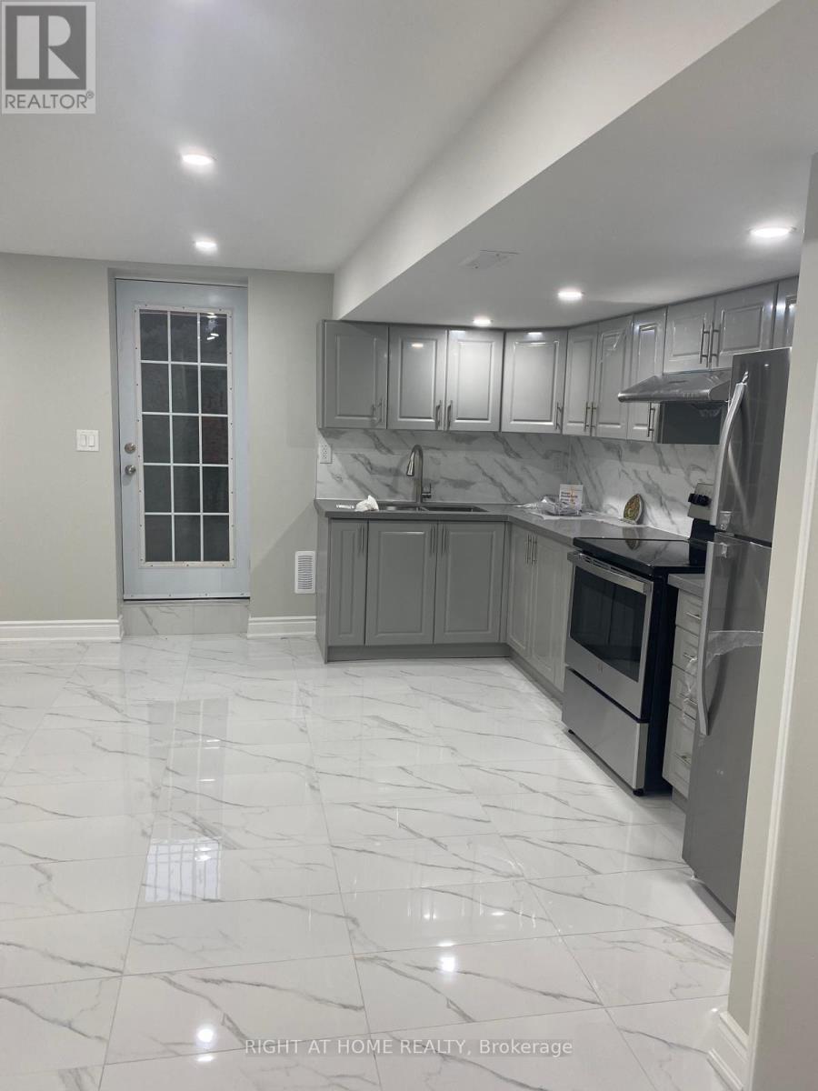 Basement - 409 Comiskey Crescent, Mississauga, Ontario  L5W 0C6 - Photo 6 - W12958390