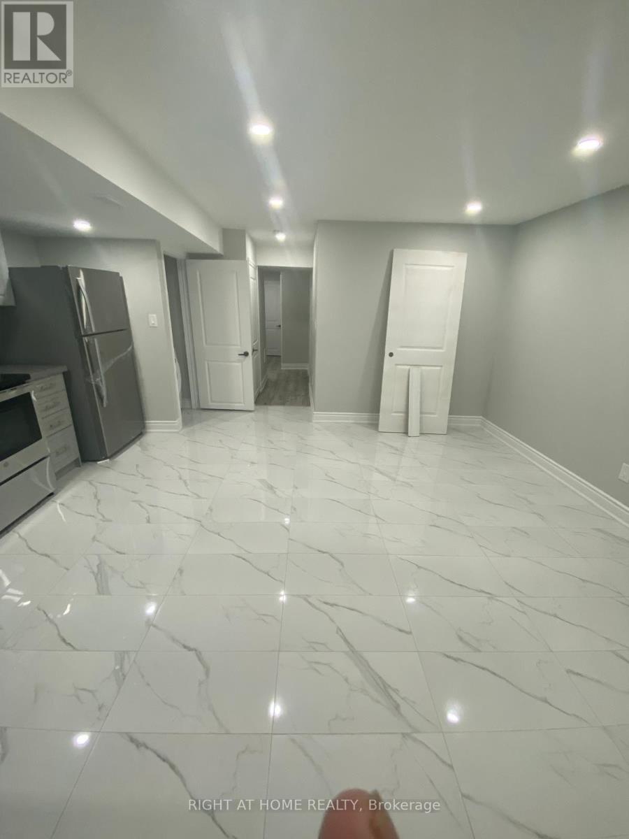 Basement - 409 Comiskey Crescent, Mississauga, Ontario  L5W 0C6 - Photo 9 - W12958390