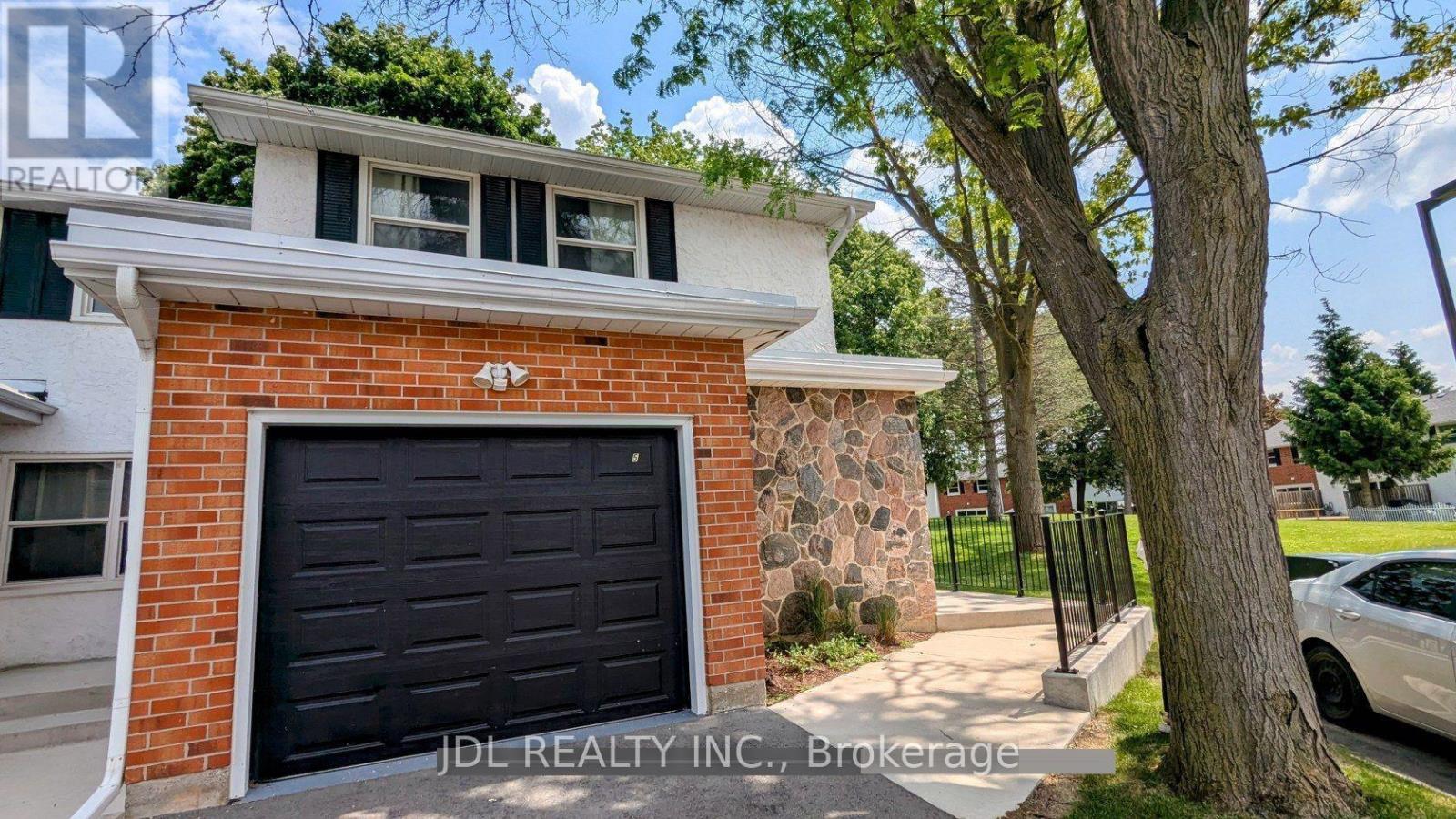 5 - 431 Keats Way, Waterloo, Ontario  N2L 5S7 - Photo 4 - X12958352