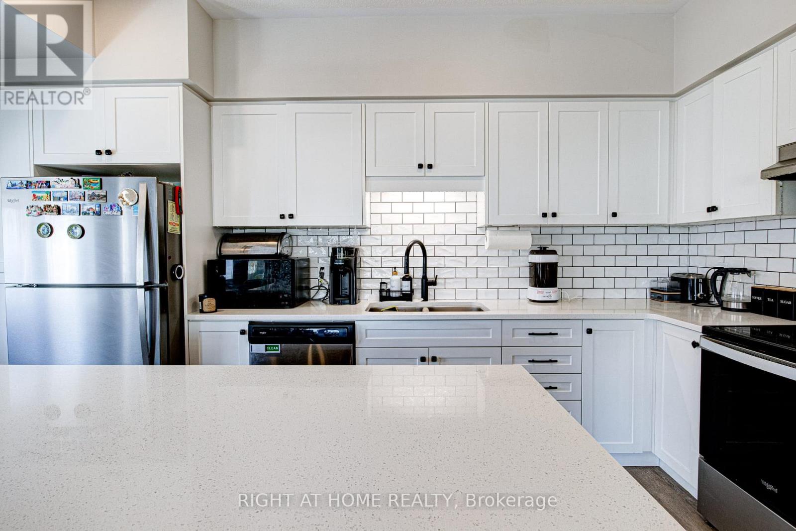 34 Vitality Drive, Kitchener, Ontario  N2R 0R7 - Photo 9 - X12958372