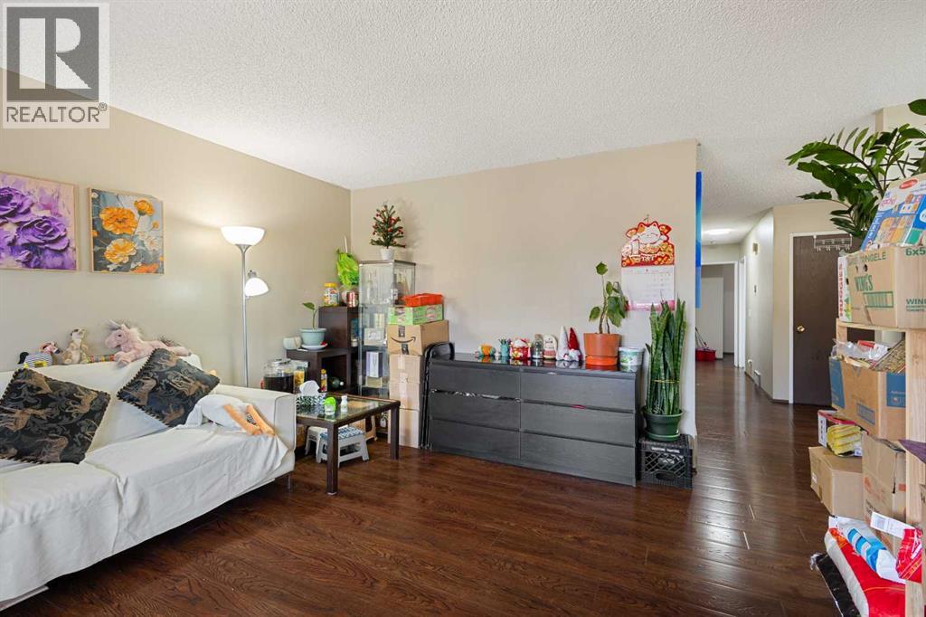 24 Bedford Road NE, Calgary, Alberta  T3K 2K8 - Photo 8 - A2295401