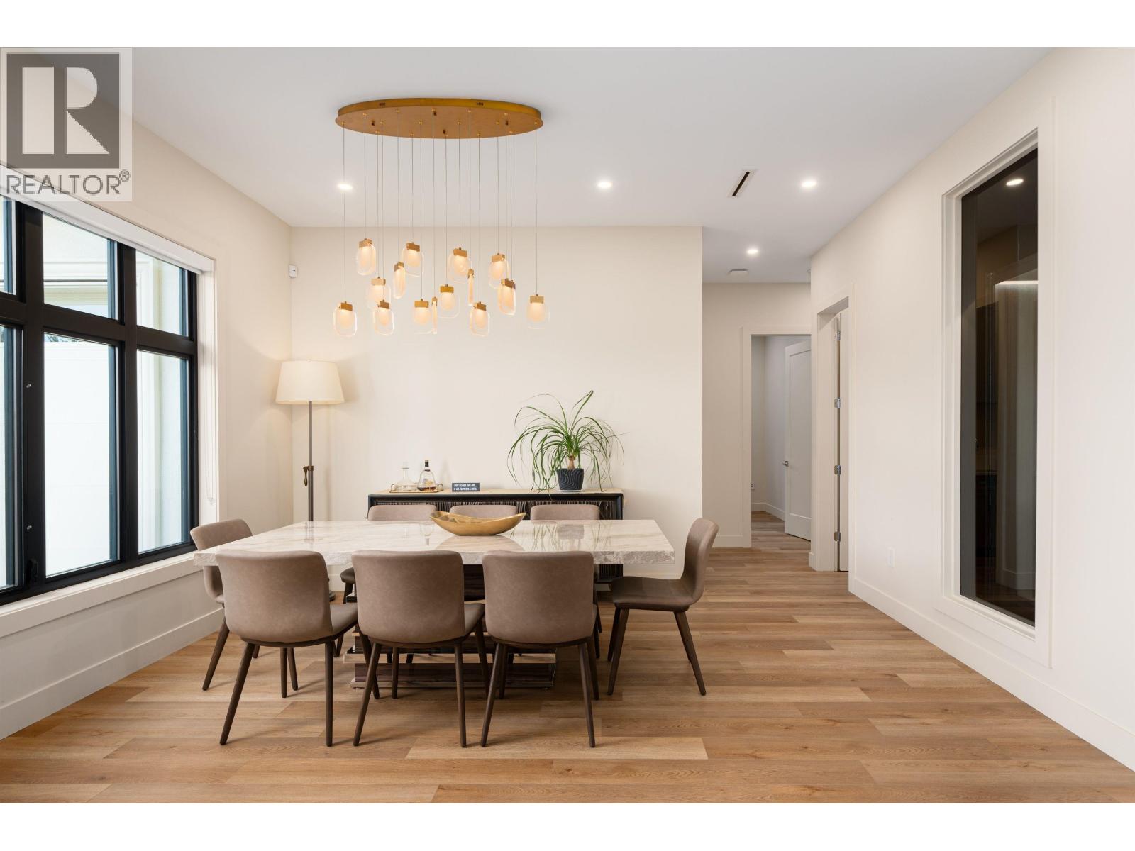 Listing Picture 6 of 31 : 9551 RYAN CRESCENT, Richmond / 烈治文 - 魯藝地產 Yvonne Lu Group - MLS Medallion Club Member