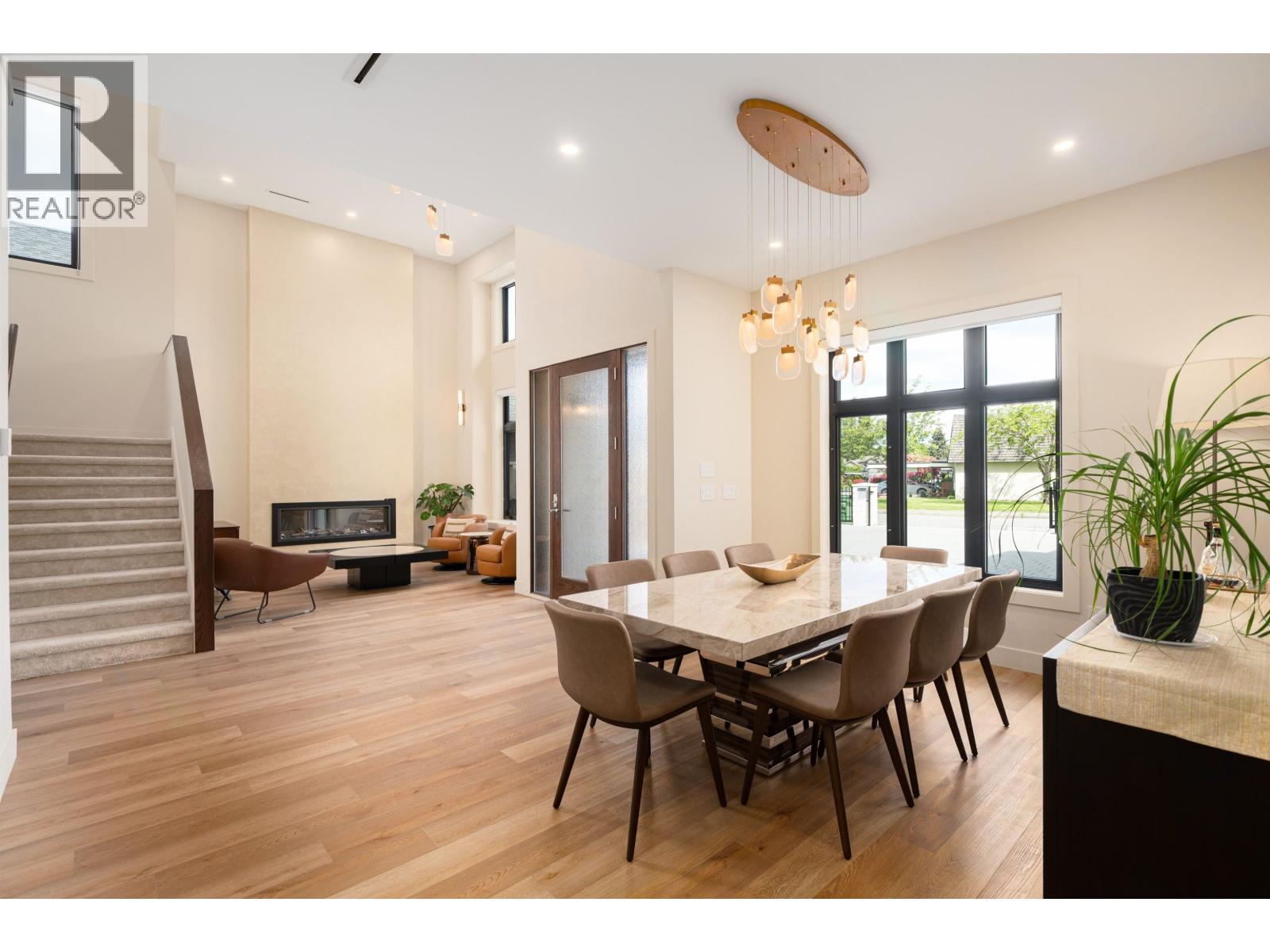 Listing Picture 3 of 31 : 9551 RYAN CRESCENT, Richmond / 烈治文 - 魯藝地產 Yvonne Lu Group - MLS Medallion Club Member