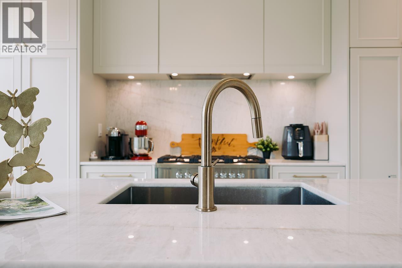 986 Renfrew Street, Vancouver, British Columbia  V5K 4B8 - Photo 3 - R3103225