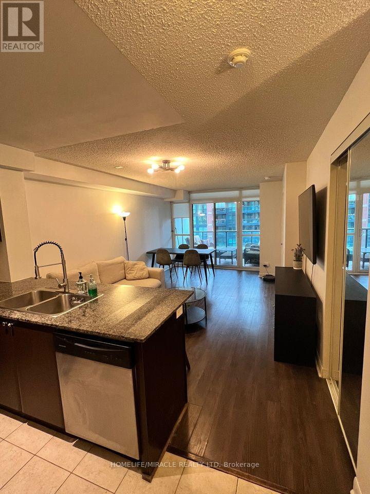 558 - 525 Wilson Avenue, Toronto, Ontario  M3H 0A7 - Photo 3 - C12958418