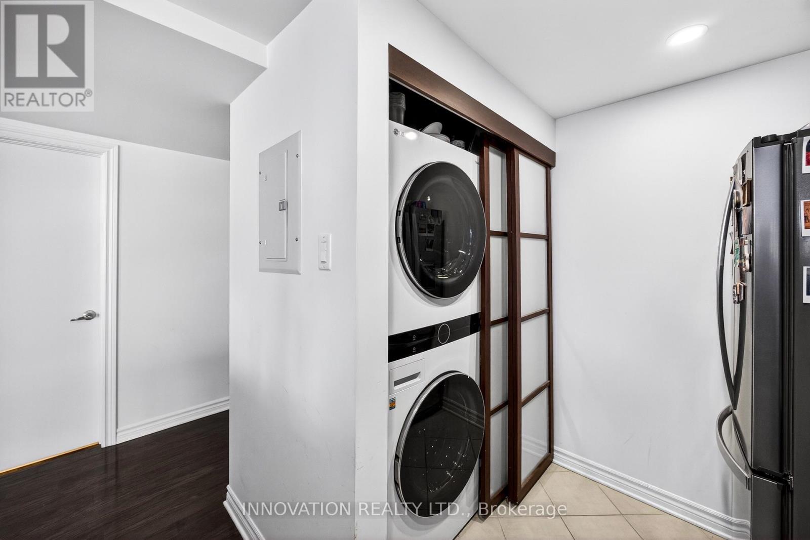 301 - 250 Lett Street, Ottawa, Ontario  K1R 0A8 - Photo 11 - X12760902