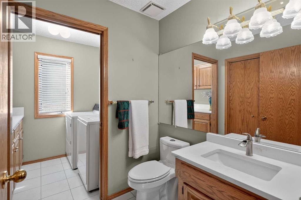 115 Strathaven Circle SW, Calgary, Alberta  T3H 2K8 - Photo 16 - A2296918