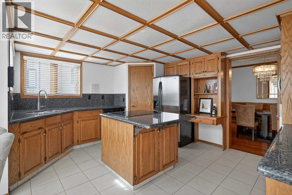 115 Strathaven Circle SW, Calgary, Alberta  T3H 2K8 - Photo 12 - A2296918