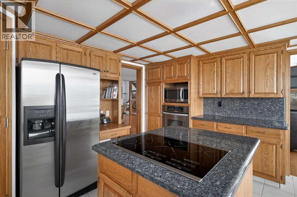 115 Strathaven Circle SW, Calgary, Alberta  T3H 2K8 - Photo 13 - A2296918