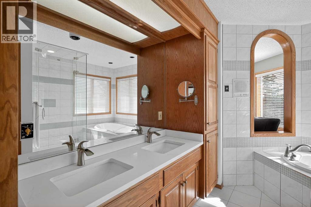 115 Strathaven Circle SW, Calgary, Alberta  T3H 2K8 - Photo 24 - A2296918