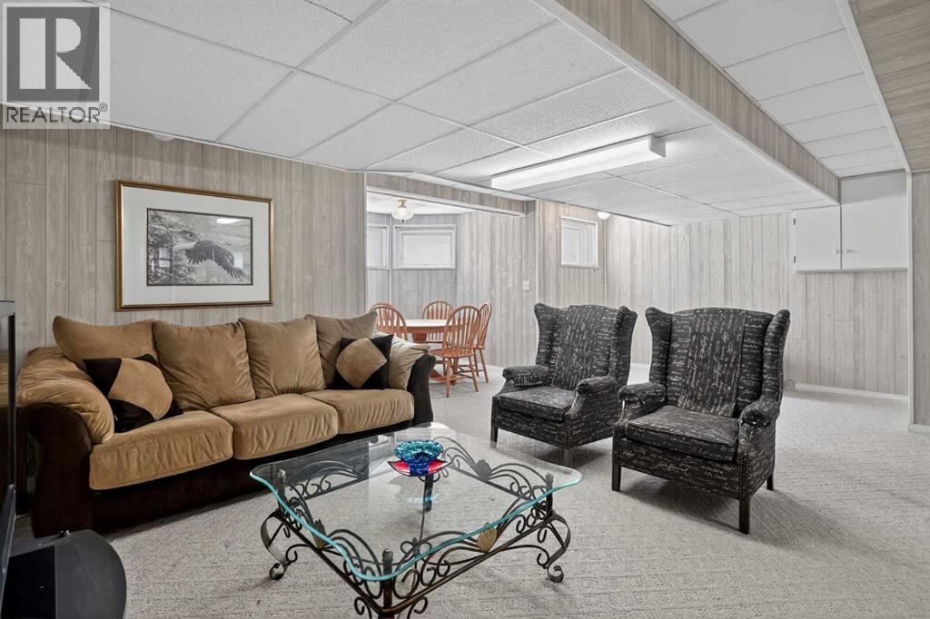 115 Strathaven Circle SW, Calgary, Alberta  T3H 2K8 - Photo 34 - A2296918