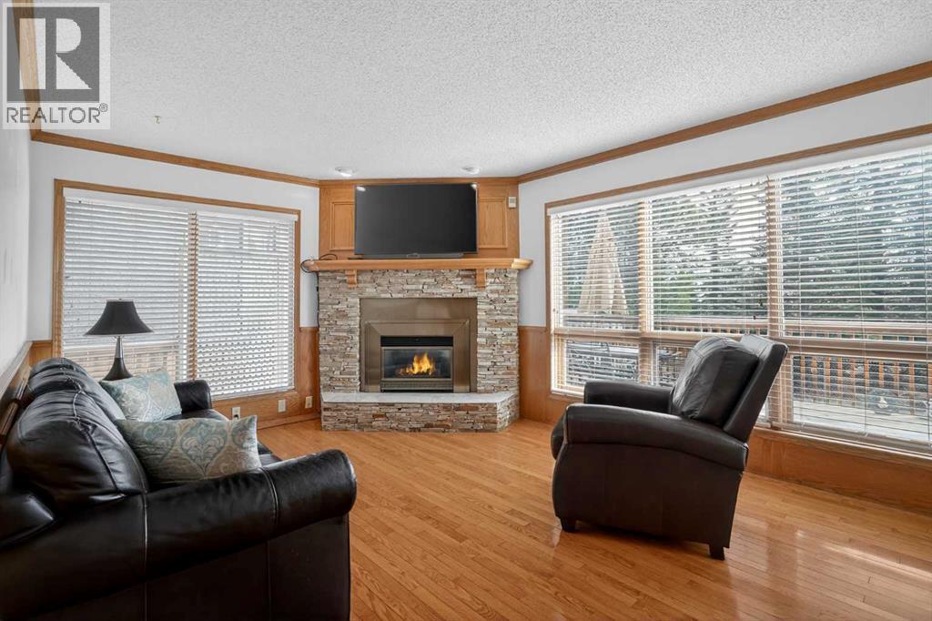 115 Strathaven Circle SW, Calgary, Alberta  T3H 2K8 - Photo 10 - A2296918