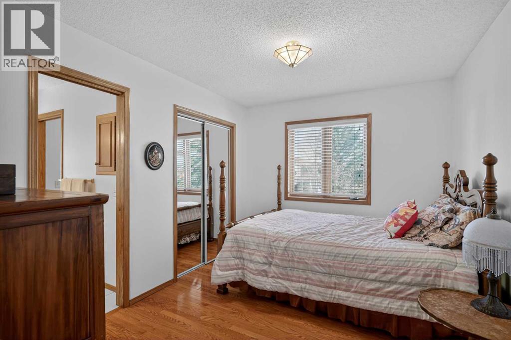 115 Strathaven Circle SW, Calgary, Alberta  T3H 2K8 - Photo 27 - A2296918