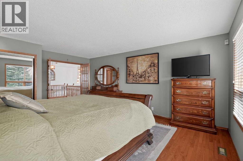 115 Strathaven Circle SW, Calgary, Alberta  T3H 2K8 - Photo 22 - A2296918