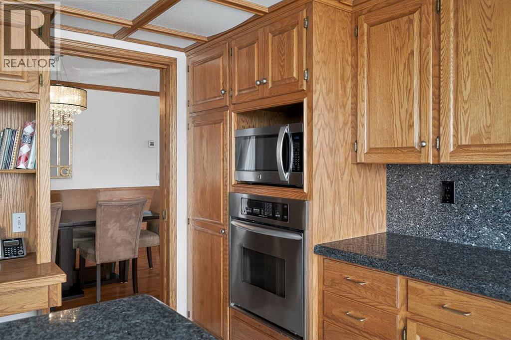 115 Strathaven Circle SW, Calgary, Alberta  T3H 2K8 - Photo 14 - A2296918