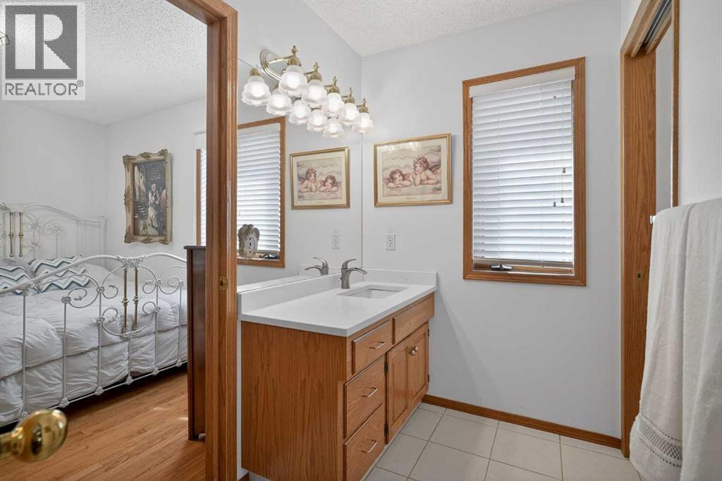 115 Strathaven Circle SW, Calgary, Alberta  T3H 2K8 - Photo 28 - A2296918
