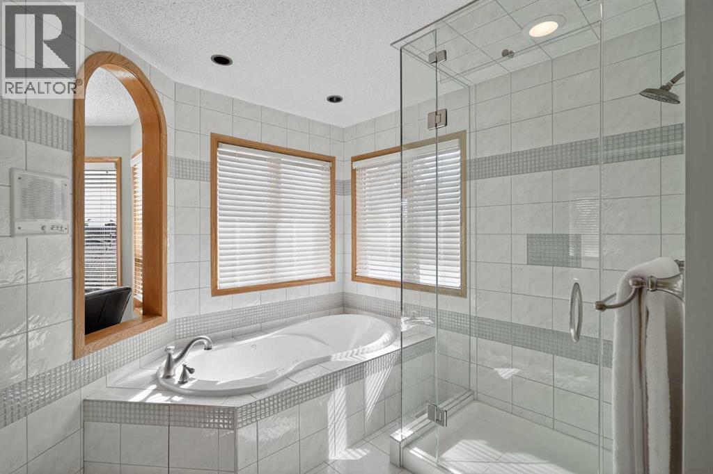 115 Strathaven Circle SW, Calgary, Alberta  T3H 2K8 - Photo 25 - A2296918