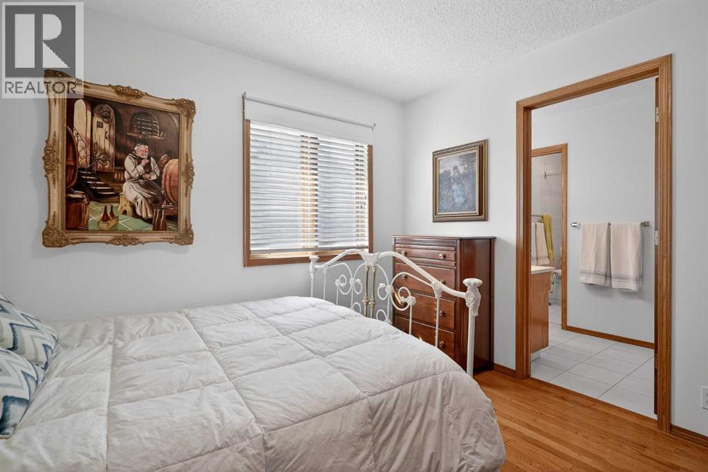 115 Strathaven Circle SW, Calgary, Alberta  T3H 2K8 - Photo 31 - A2296918