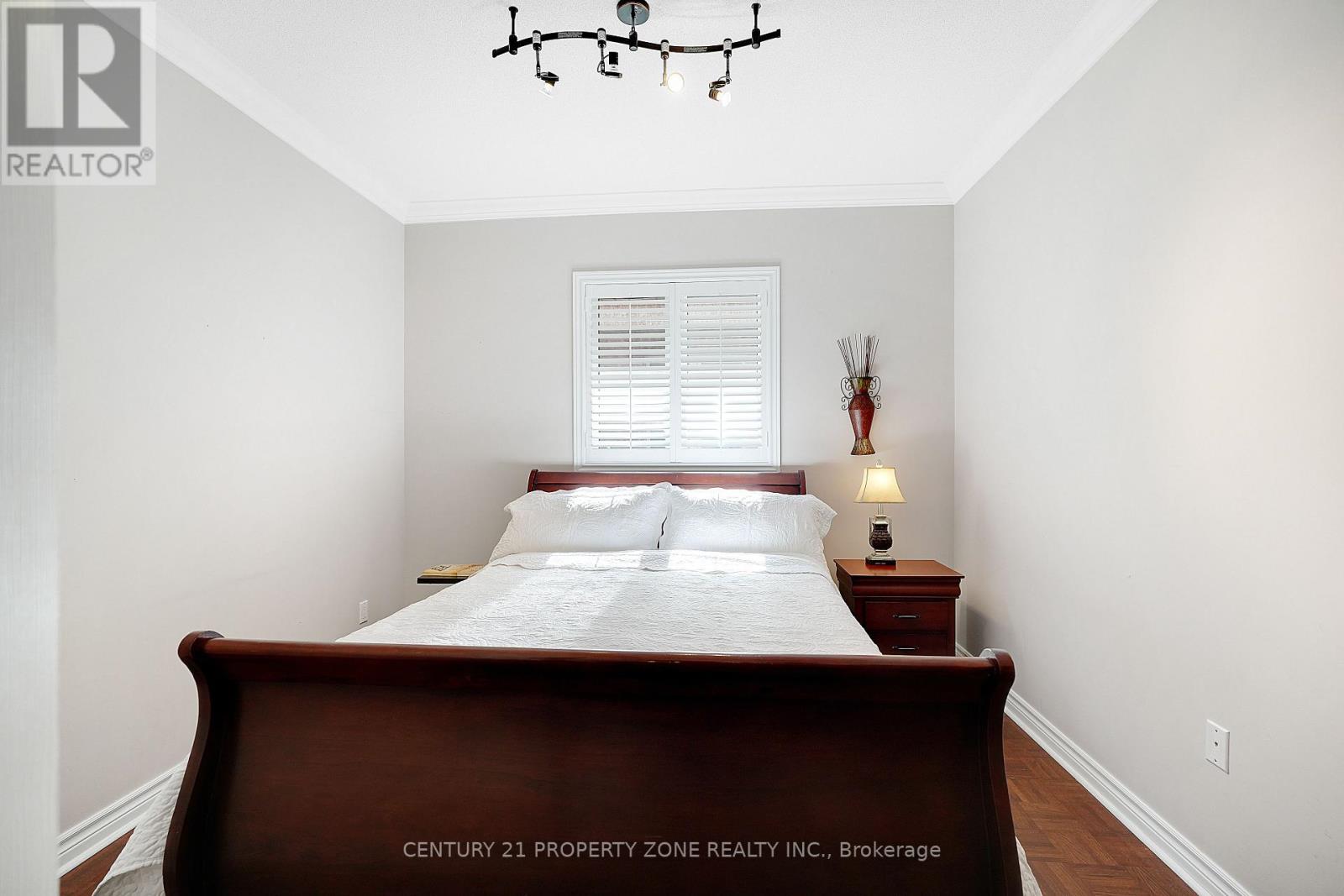 38 Castlegate Boulevard, Brampton, Ontario  L6P 2L3 - Photo 16 - W12951540