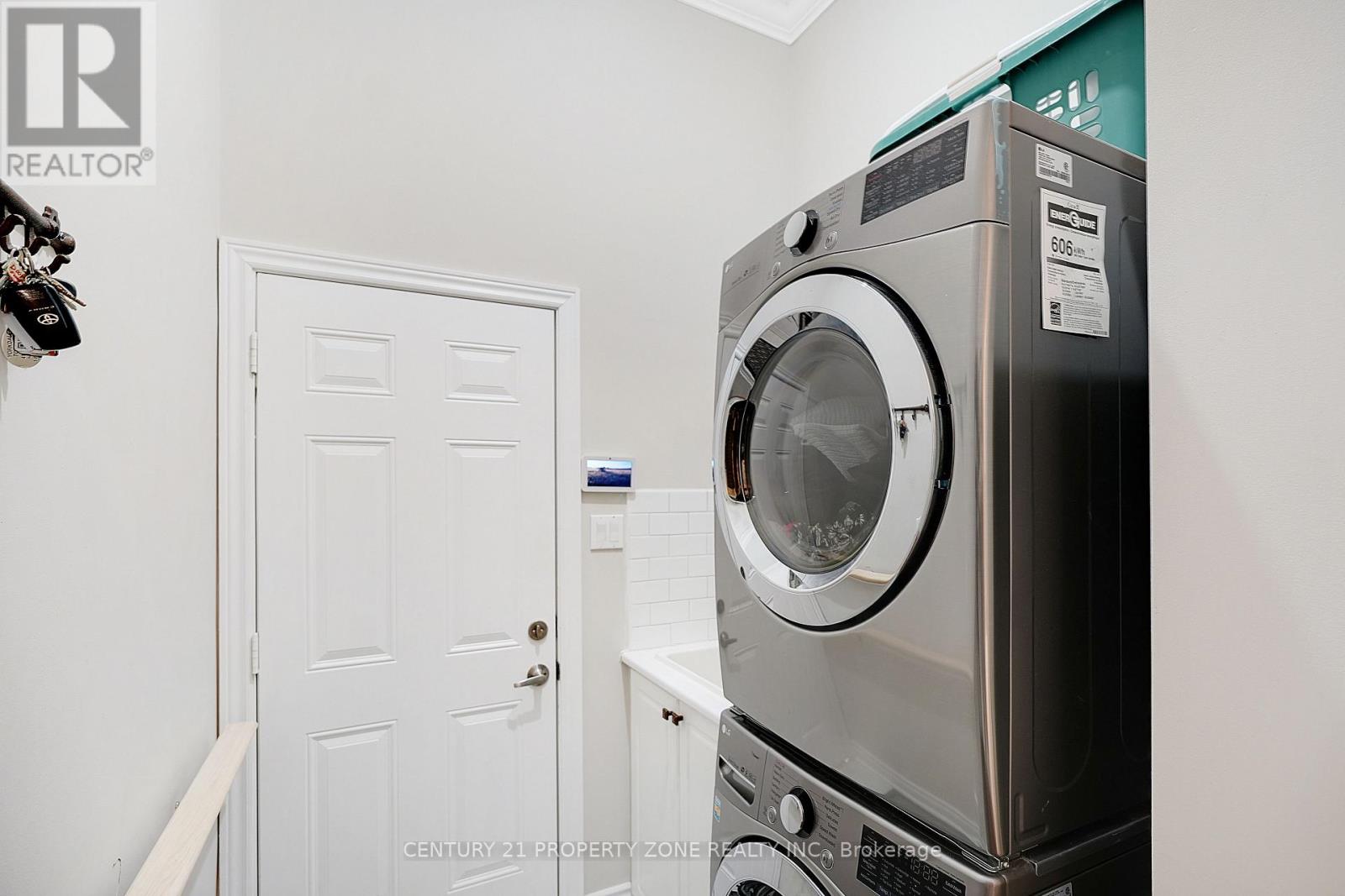 38 Castlegate Boulevard, Brampton, Ontario  L6P 2L3 - Photo 28 - W12951540