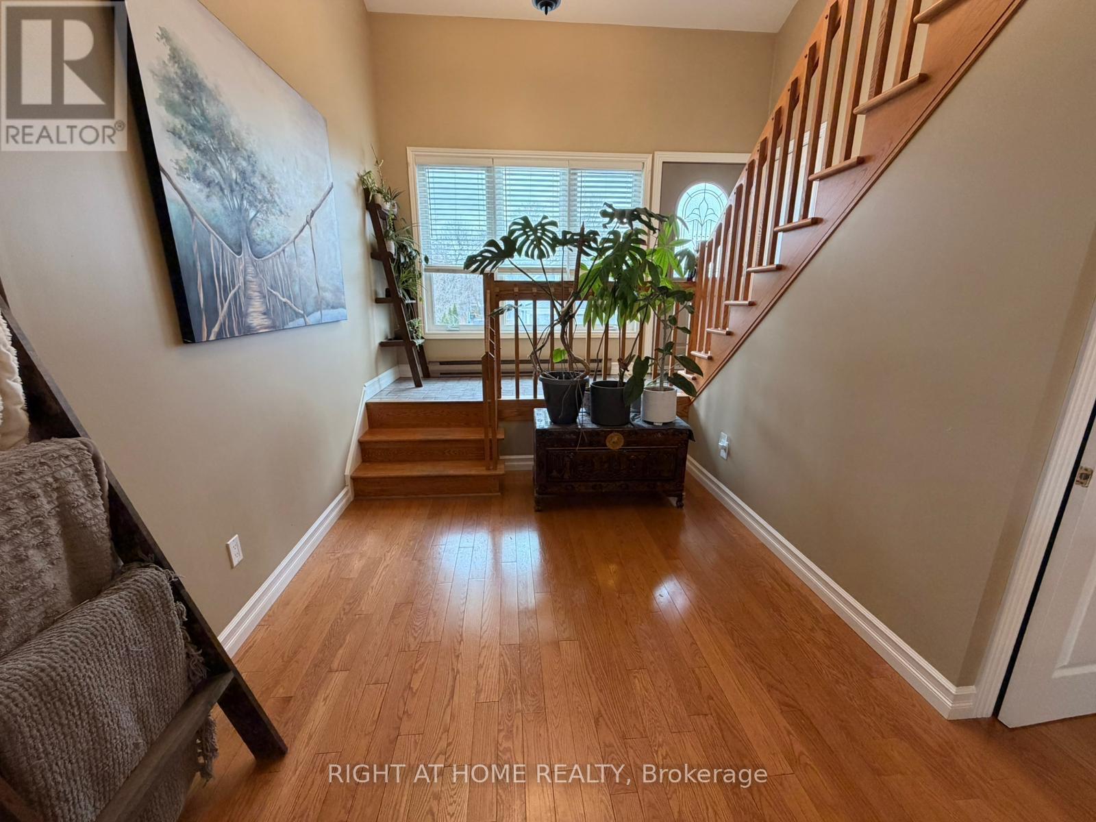 786 8th Street E, Owen Sound, Ontario  N4K 1L9 - Photo 4 - X12958210