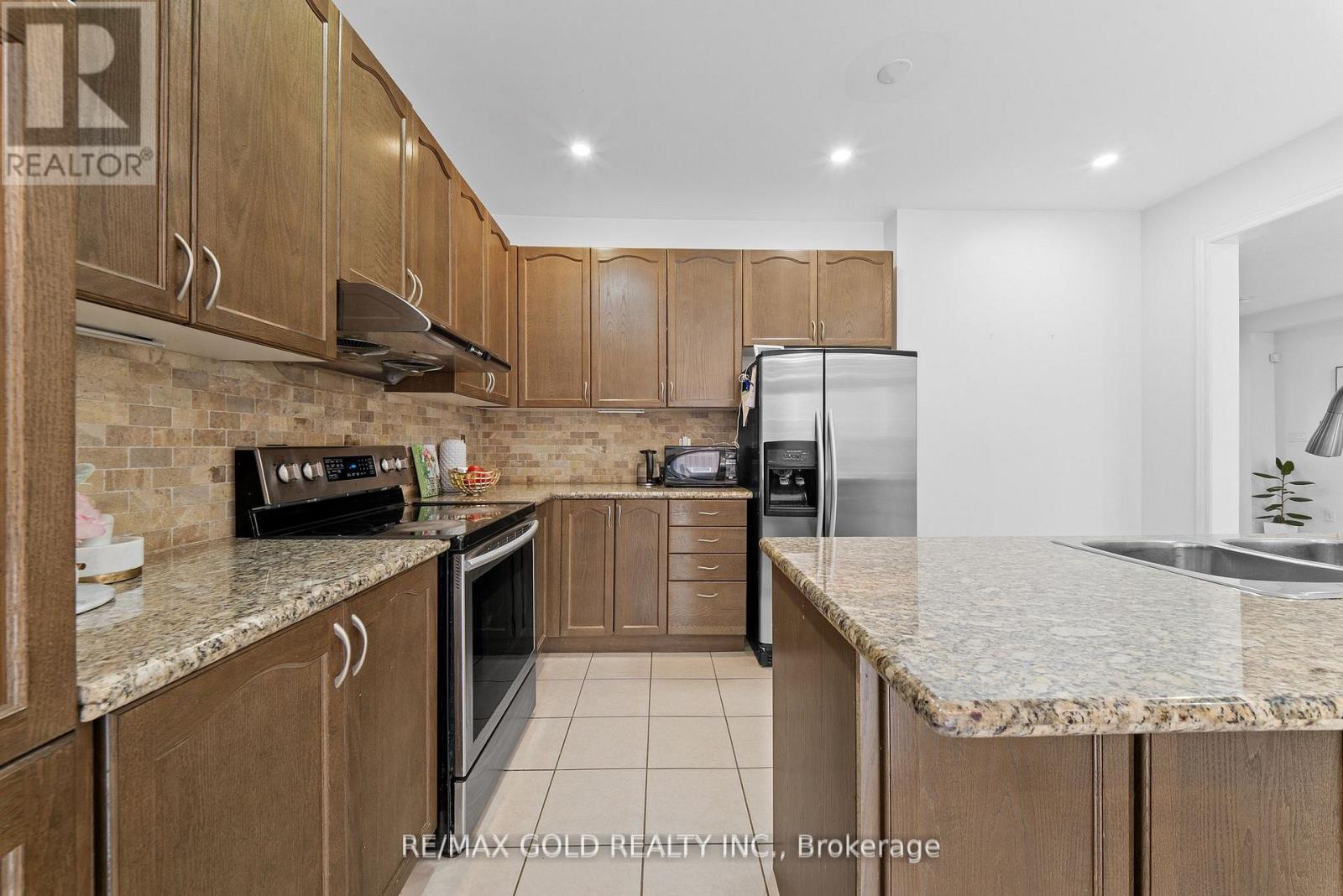 36 Ocean Ridge Drive E, Brampton, Ontario  L6R 3K5 - Photo 13 - W12958412