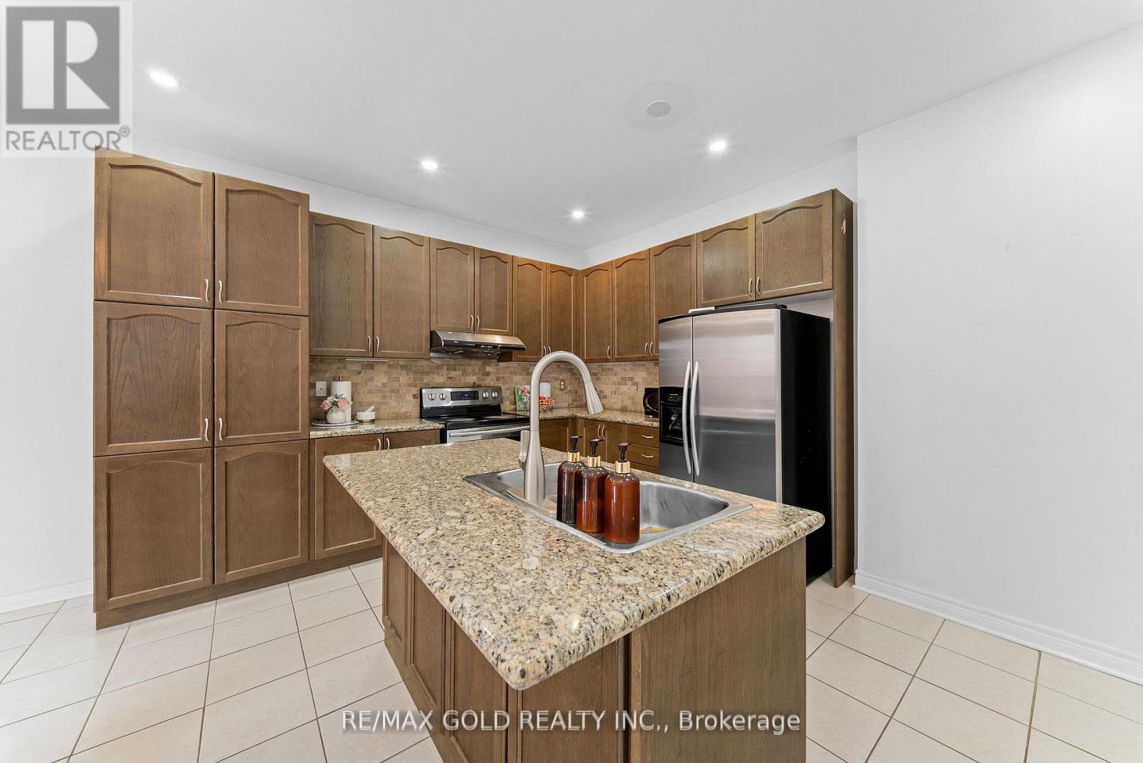 36 Ocean Ridge Drive E, Brampton, Ontario  L6R 3K5 - Photo 14 - W12958412