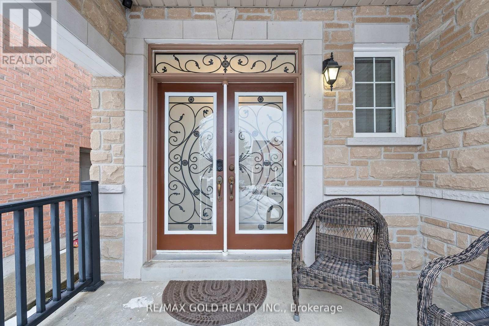 36 Ocean Ridge Drive E, Brampton, Ontario  L6R 3K5 - Photo 2 - W12958412