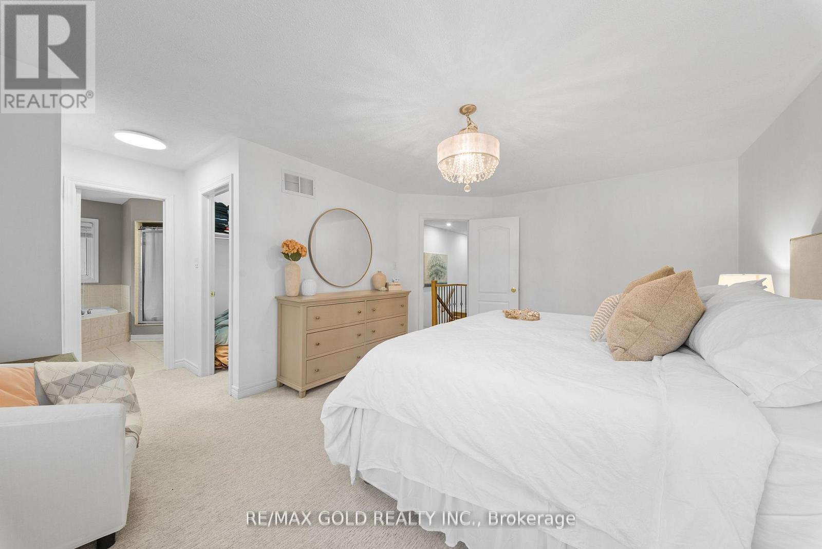 36 Ocean Ridge Drive E, Brampton, Ontario  L6R 3K5 - Photo 22 - W12958412