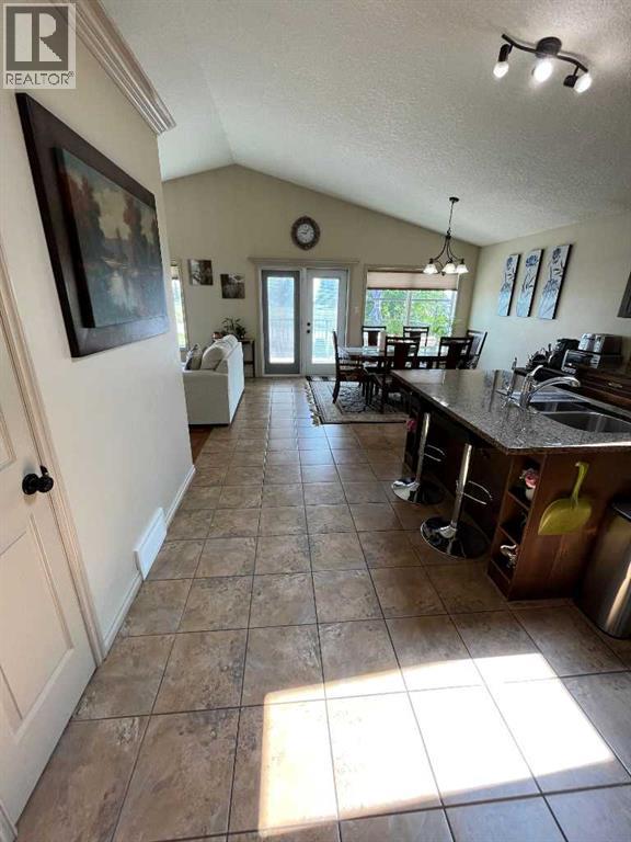 226 Gateway Manor  S, Lethbridge, Alberta  T1K 5S1 - Photo 6 - A2283264