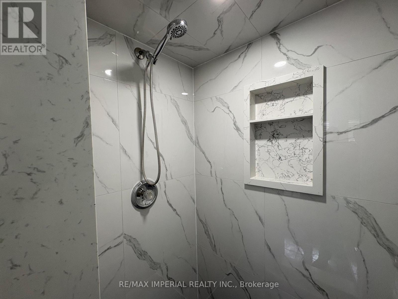 103 Ferdinand Avenue, Vaughan, Ontario  L6A 3H6 - Photo 47 - N12920254