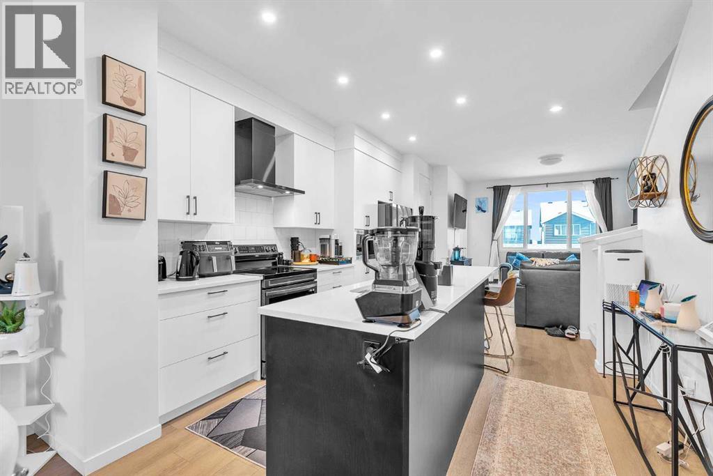 52 Edith Gate NW, Calgary, Alberta  T3A 1Z2 - Photo 5 - A2295677