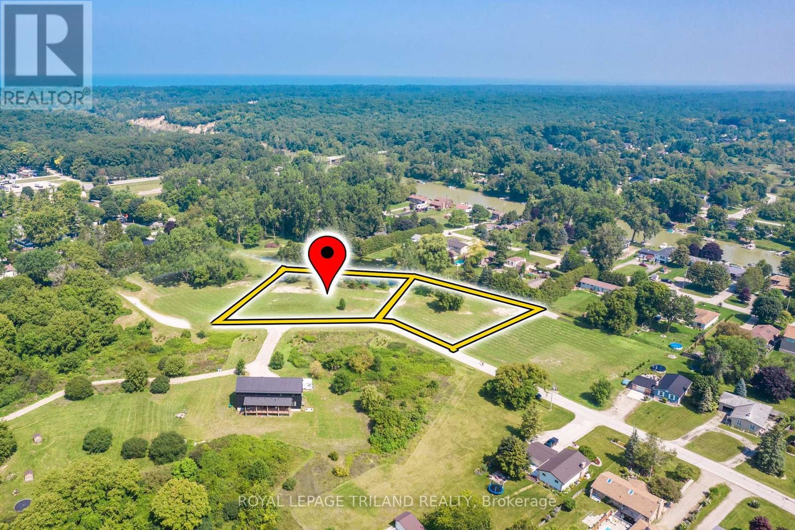 9936 Eric Street, Lambton Shores, Ontario  N0M 2N0 - Photo 4 - X12958434