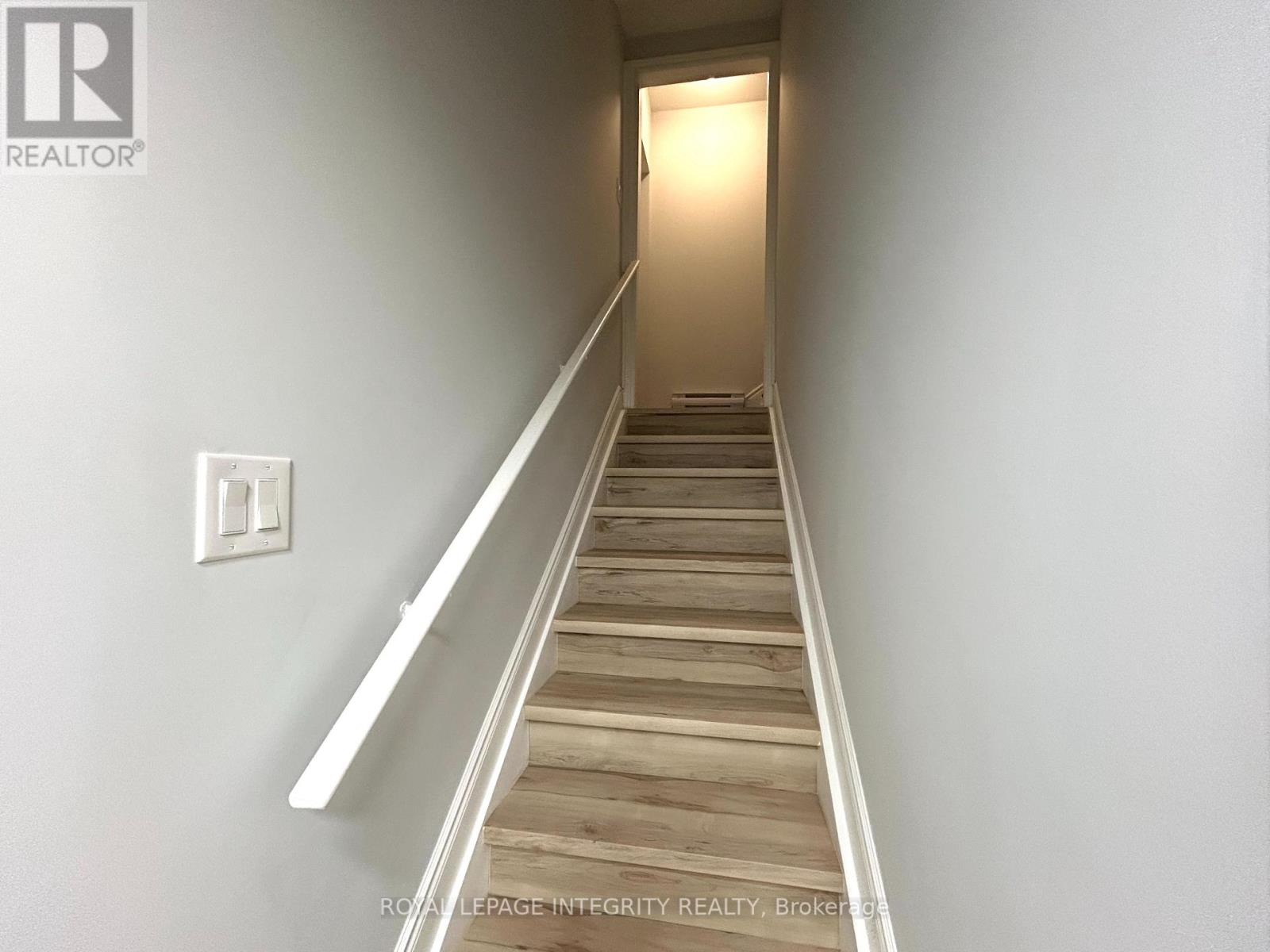 Unit B - 650 Perseus Avenue, Ottawa, Ontario  K2J 6T1 - Photo 3 - X12958424