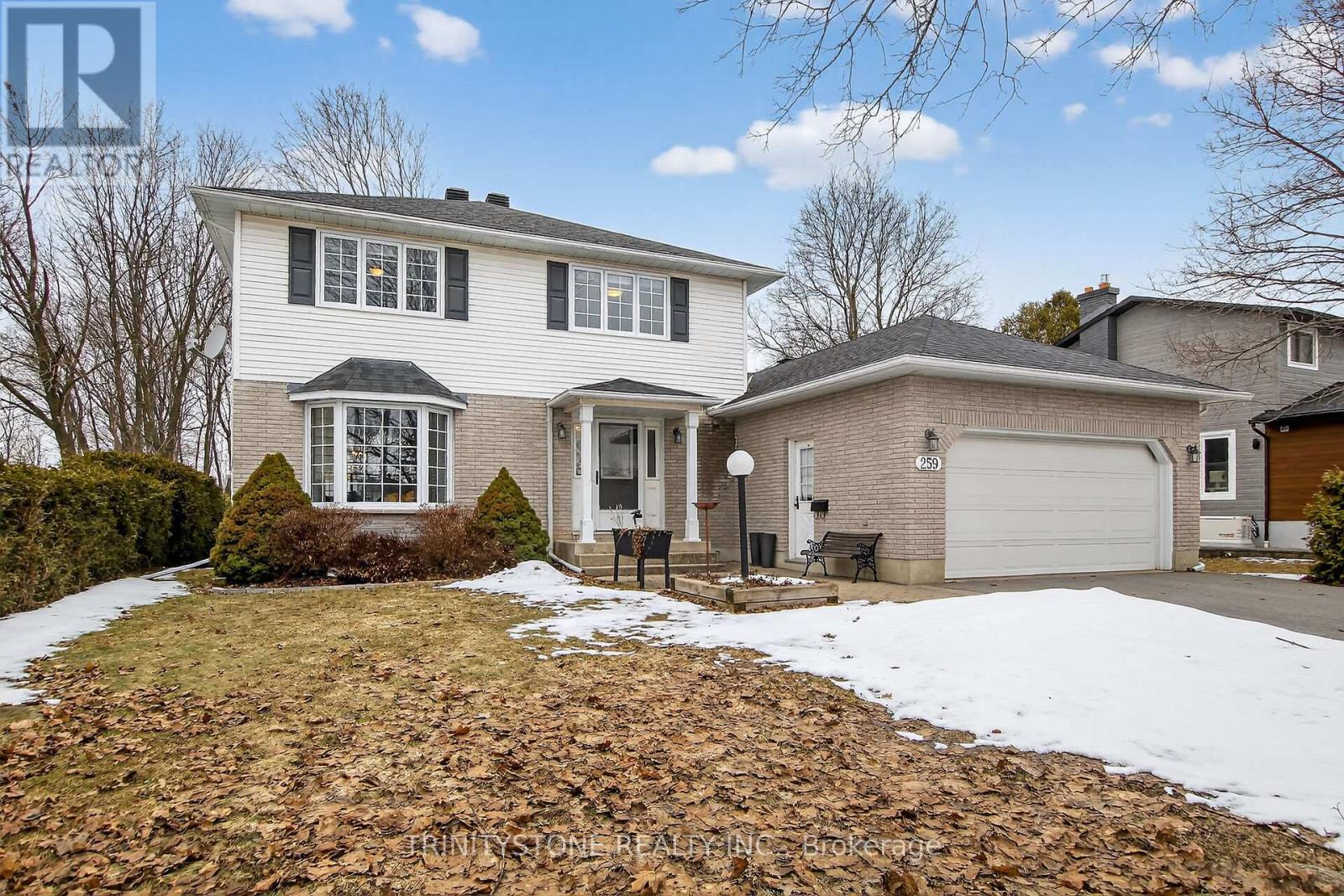 259 Lake Avenue E, Carleton Place, Ontario  K7C 1J4 - Photo 3 - X12958442