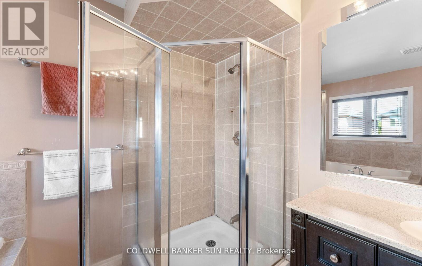 164 Canada Drive, Vaughan, Ontario  L4K 0K1 - Photo 24 - N12958428