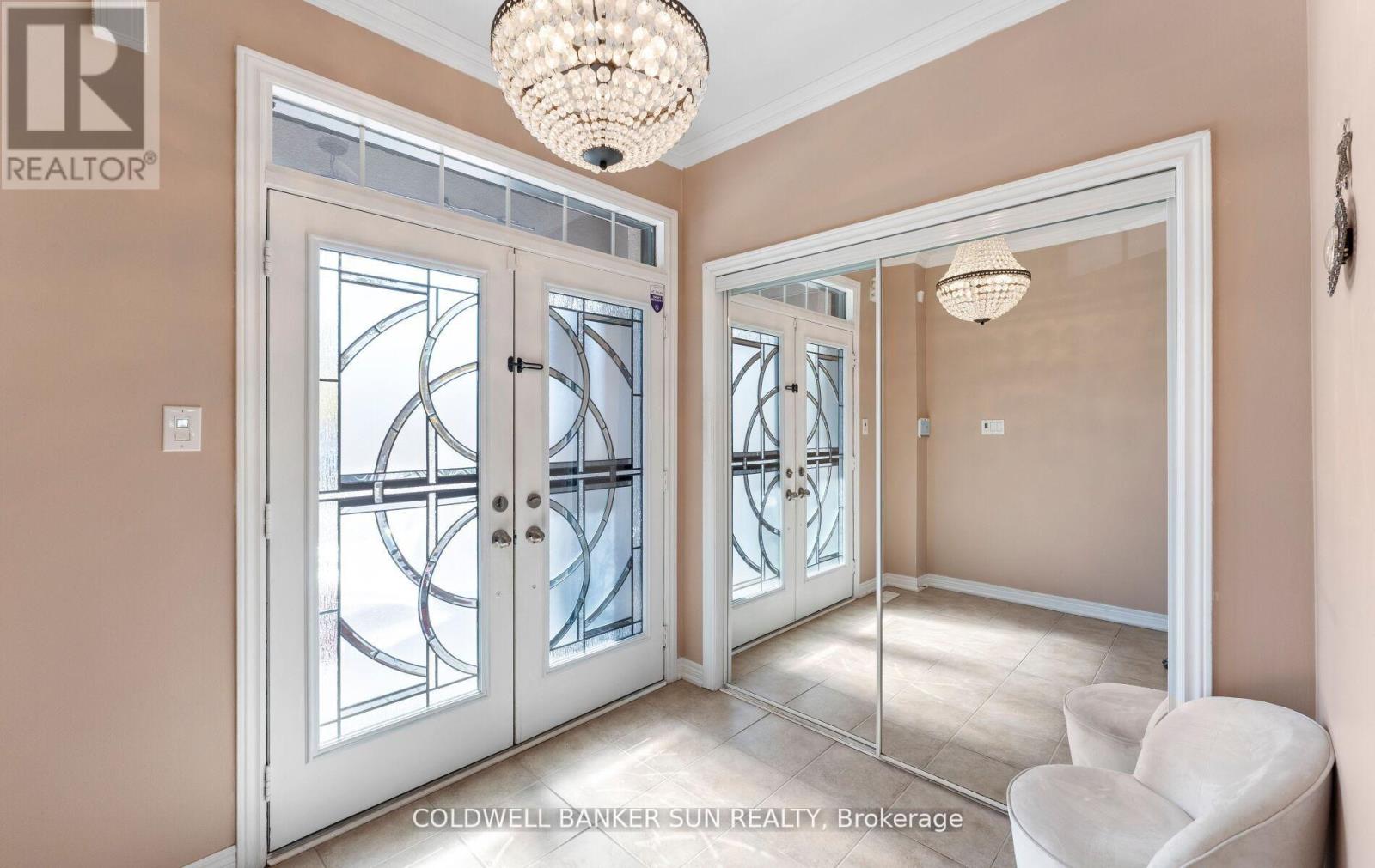 164 Canada Drive, Vaughan, Ontario  L4K 0K1 - Photo 6 - N12958428