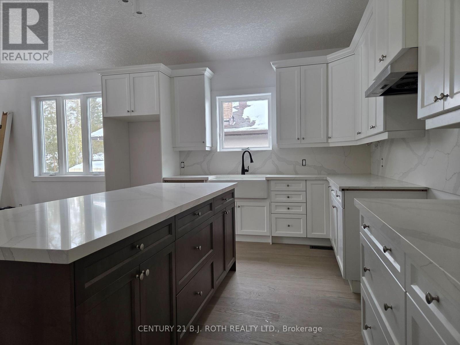 3183 Cove Avenue, Innisfil, Ontario  L9S 2K7 - Photo 11 - N12958448