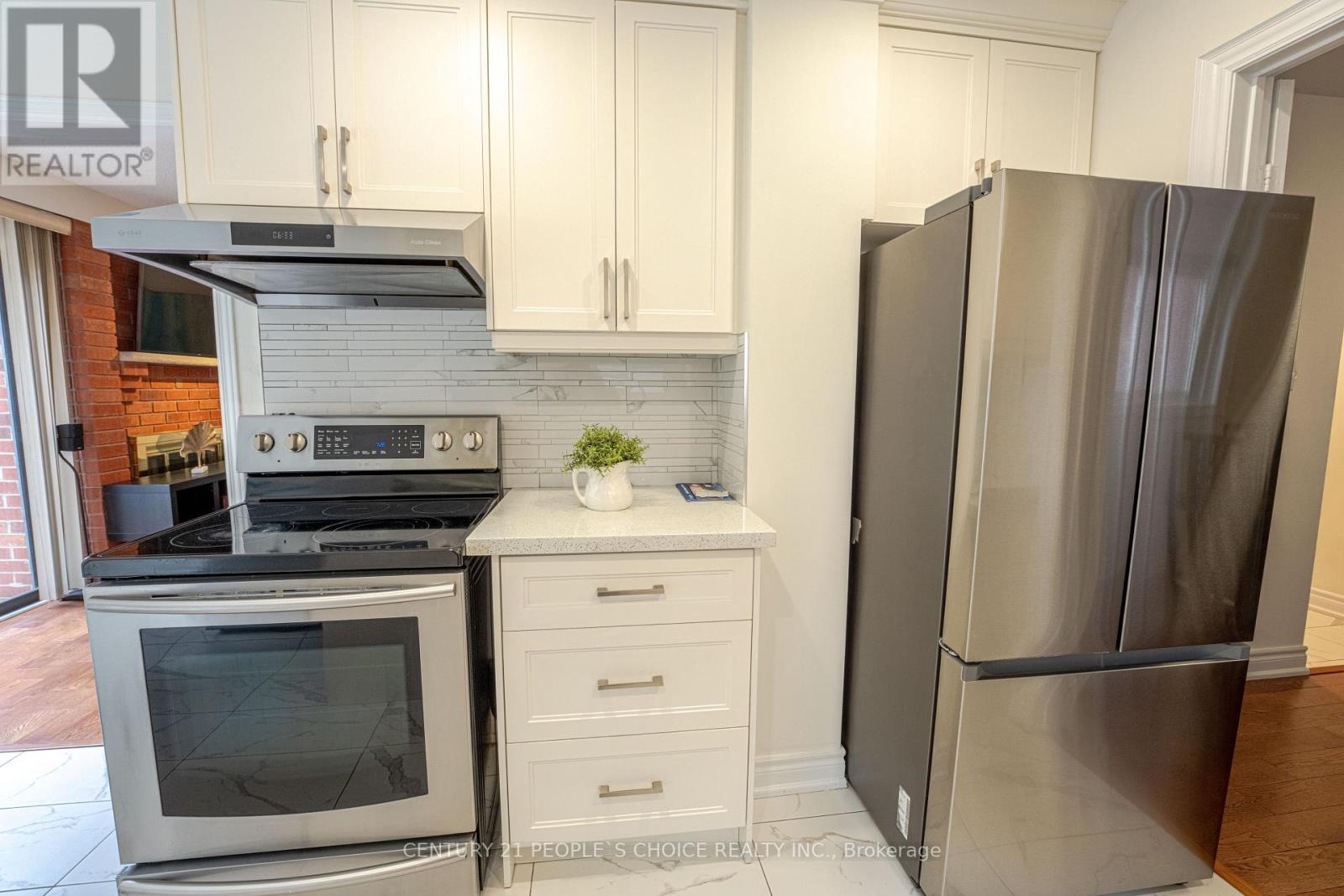 15 Kilbarry Court, Richmond Hill, Ontario  L4C 6M8 - Photo 23 - N12958468