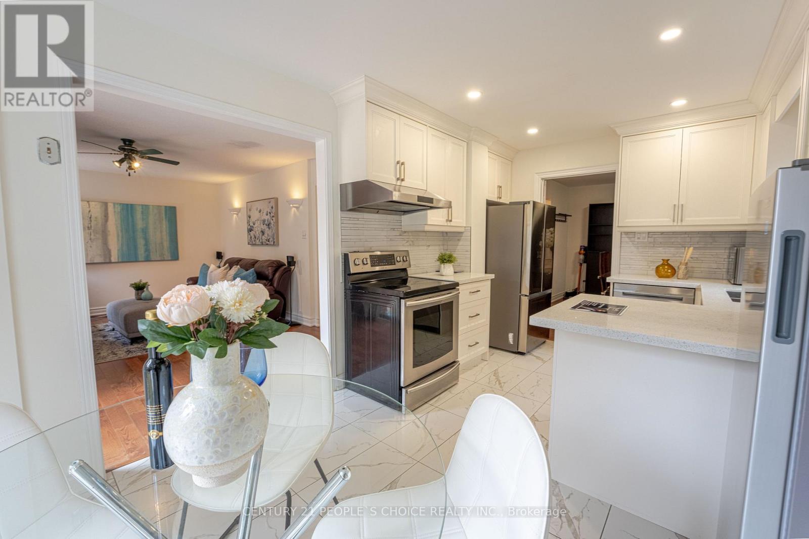 15 Kilbarry Court, Richmond Hill, Ontario  L4C 6M8 - Photo 24 - N12958468