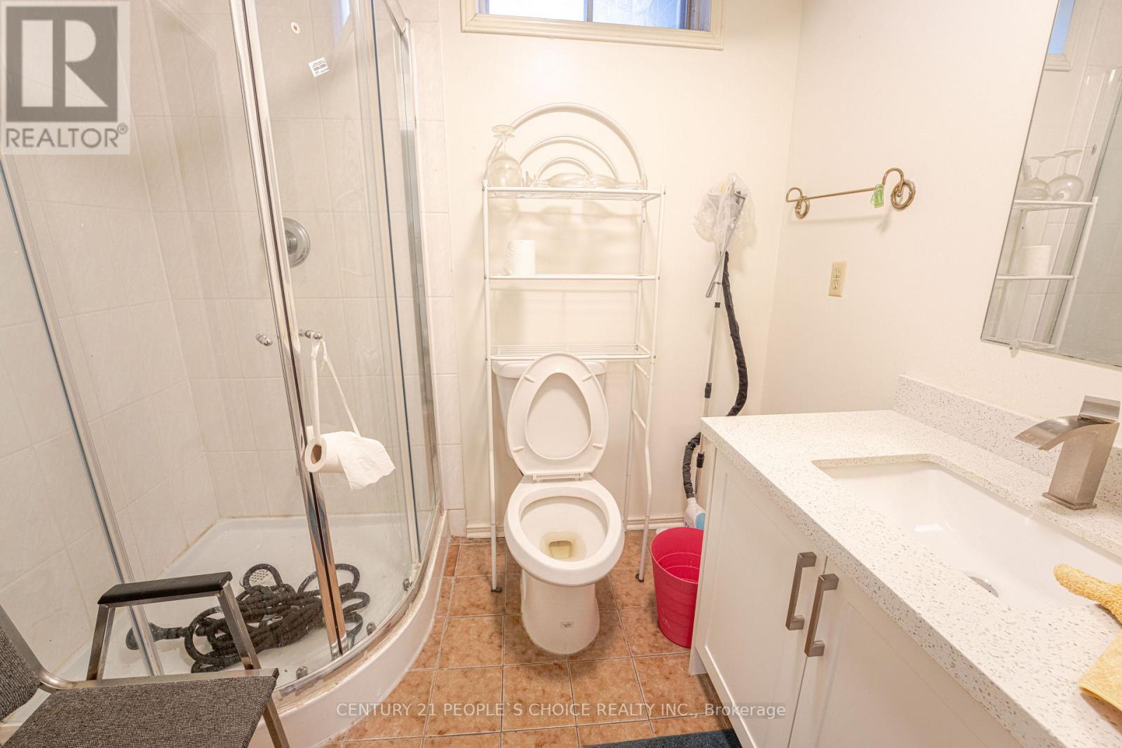 15 Kilbarry Court, Richmond Hill, Ontario  L4C 6M8 - Photo 45 - N12958468