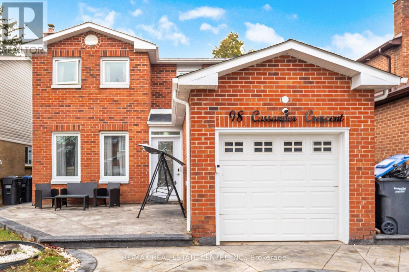 98 CASSANDER CRESCENT, Brampton, Ontario