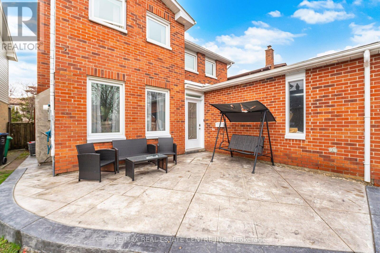 98 Cassander Crescent, Brampton, Ontario  L6Z 1Z2 - Photo 7 - W12958420