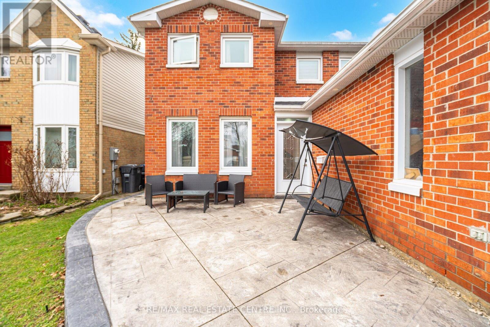 98 Cassander Crescent, Brampton, Ontario  L6Z 1Z2 - Photo 8 - W12958420