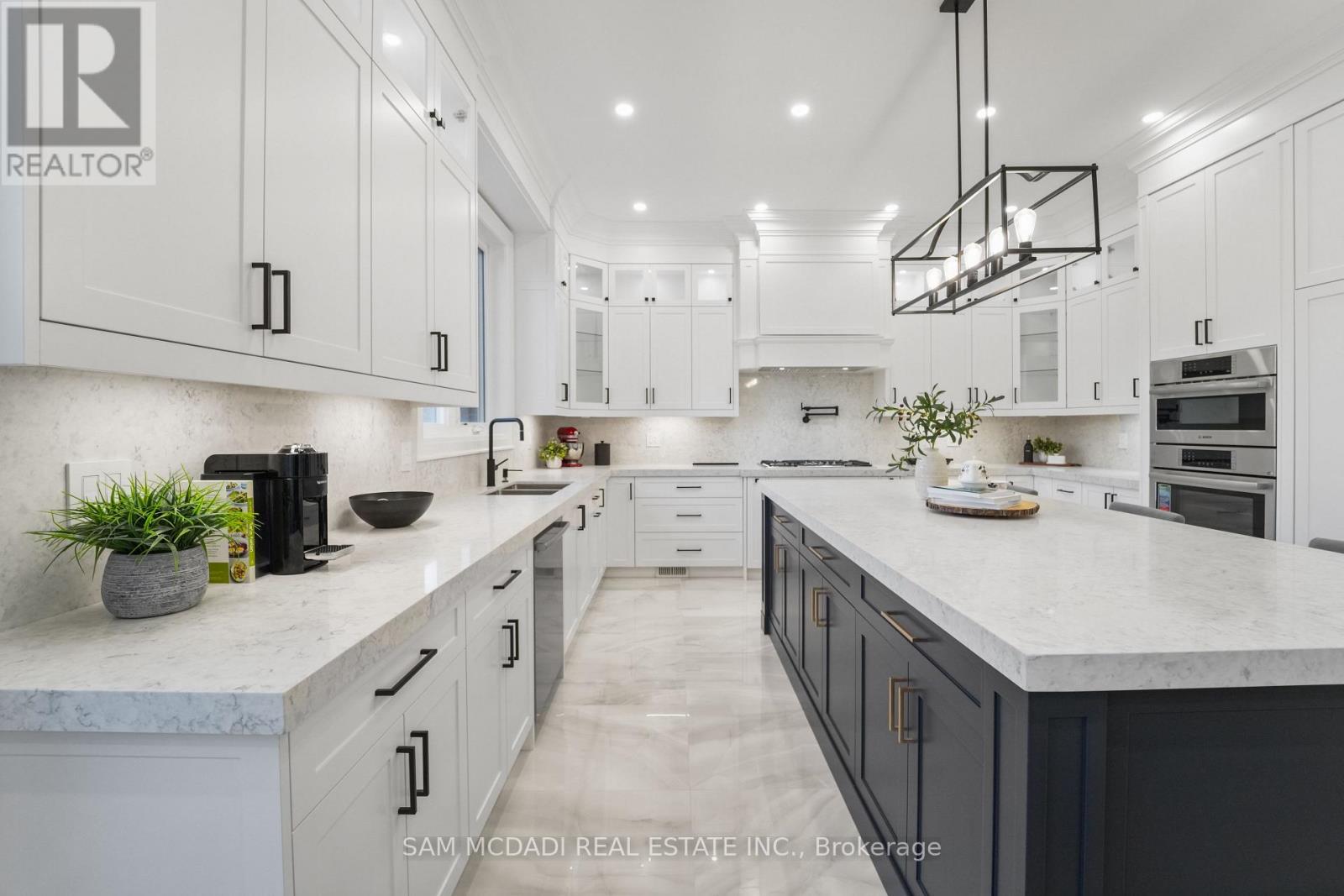 303 Delta Street, Toronto, Ontario  M8W 4G1 - Photo 11 - W12958422